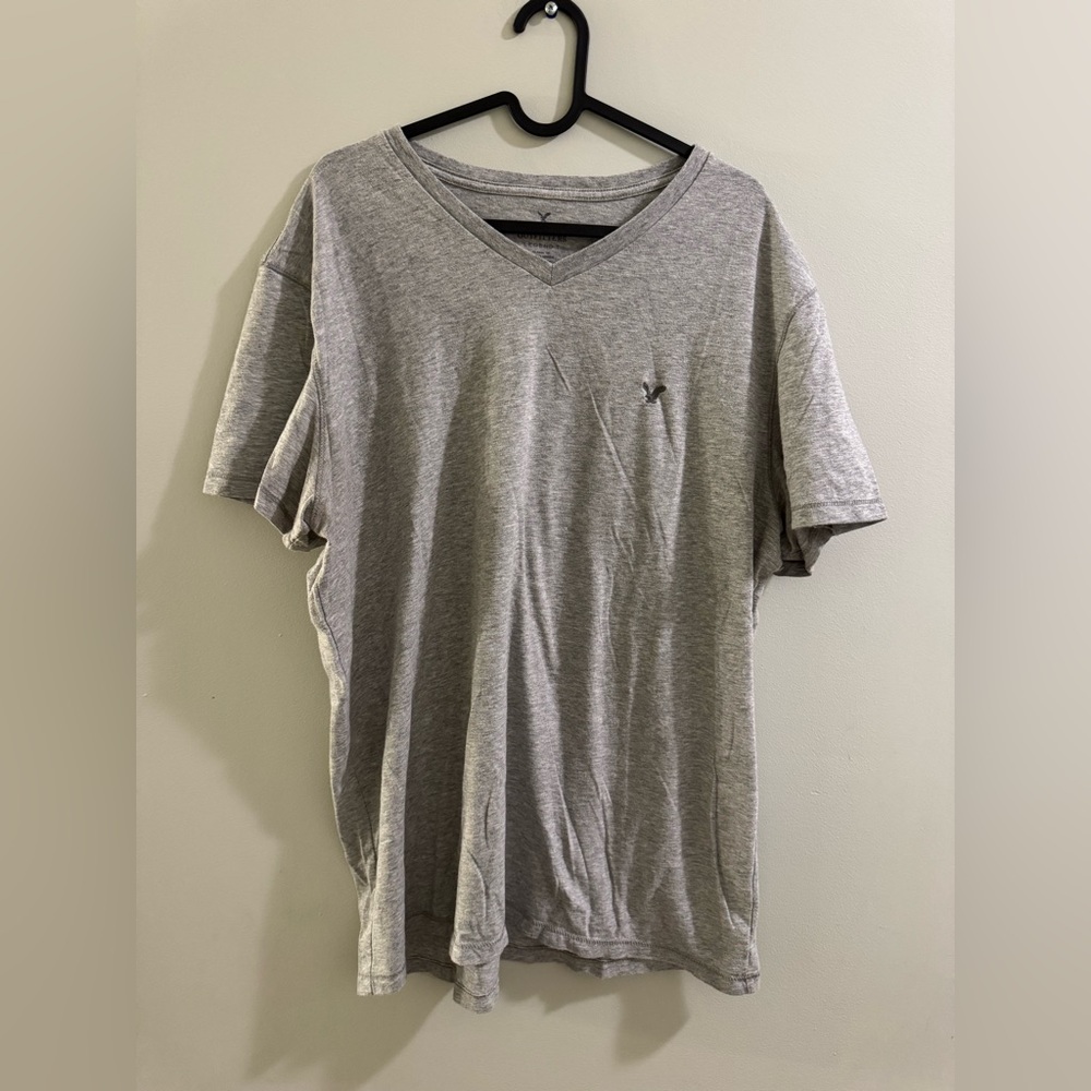 AMERICAN EAGLE Gray V-Neck Men's Shirt